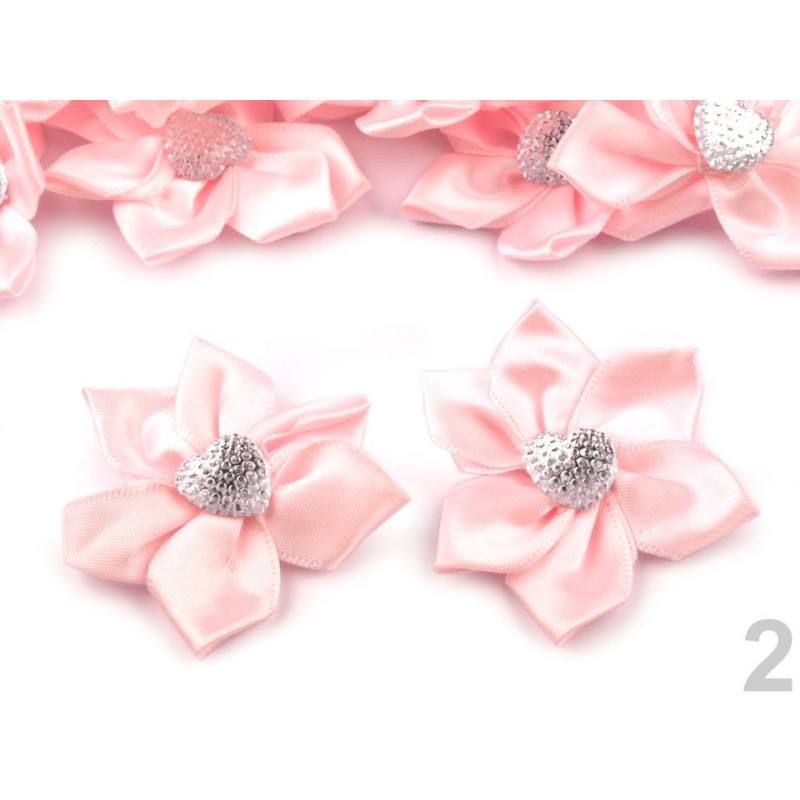 5 petites fleurs satin 55 mm coeur strass